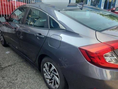 Used 2017 Honda Civic EX image 4