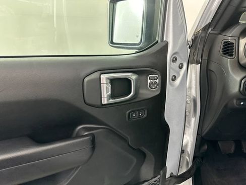 Used 2023 Jeep Wrangler Unlimited w/ Convenience Group AWD/4WD image 18
