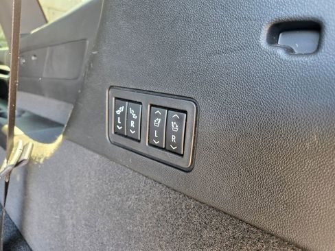 Used 2022 Cadillac XT6 Premium Luxury image 48