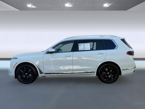 Certified 2026 BMW X7 xDrive40i AWD/4WD image 2