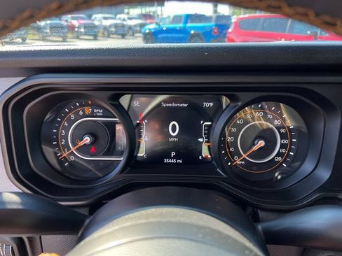Certified 2024 Jeep Gladiator Sport AWD/4WD image 13