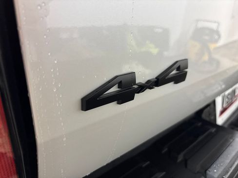Used 2024 Toyota Tundra Limited AWD/4WD image 19