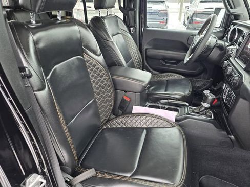 Used 2023 Jeep Gladiator Overland AWD/4WD image 27
