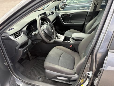 Certified 2023 Toyota RAV4 LE AWD/4WD image 3