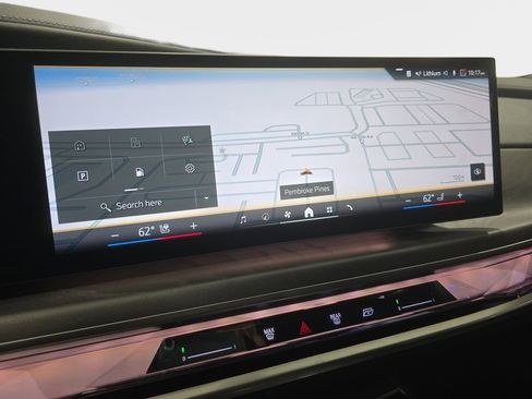 Used 2024 BMW 740i image 18