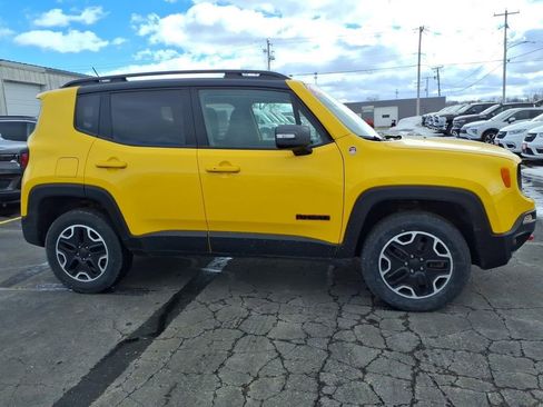 Used 2017 Jeep Renegade Trailhawk image 2