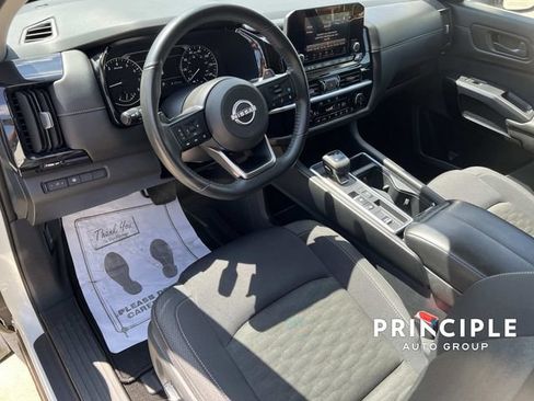 Used 2024 Nissan Pathfinder SV FWD image 15