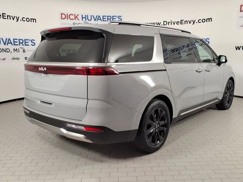 Used 2024 Kia Carnival SX FWD image 4