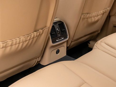 New 2026 Porsche Macan S image 18