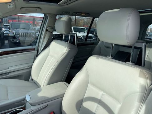Used 2010 Mercedes-Benz GL 450 4MATIC image 15