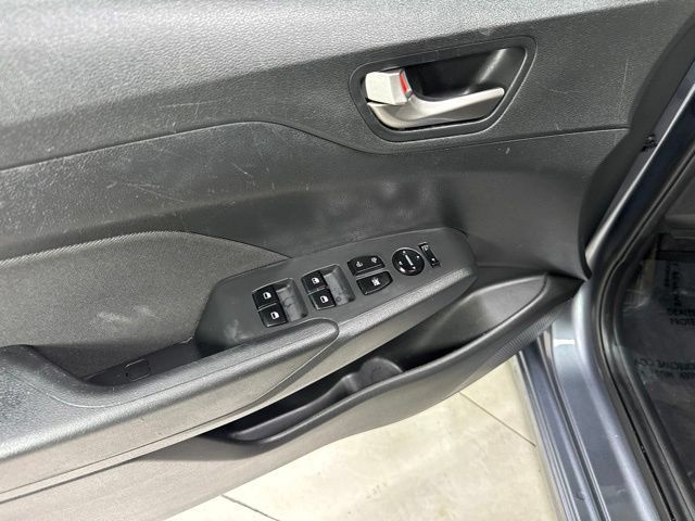 Used 2020 Hyundai Accent SE FWD image 9