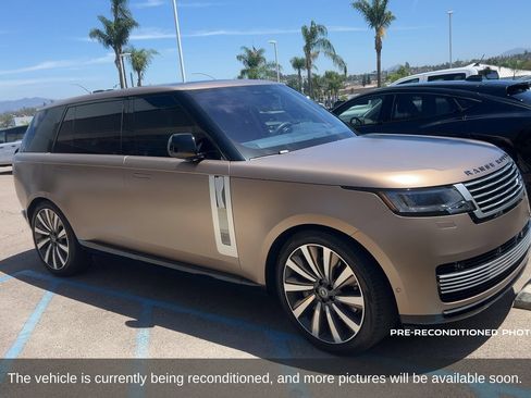 Used 2023 Land Rover Range Rover SV AWD/4WD image 3
