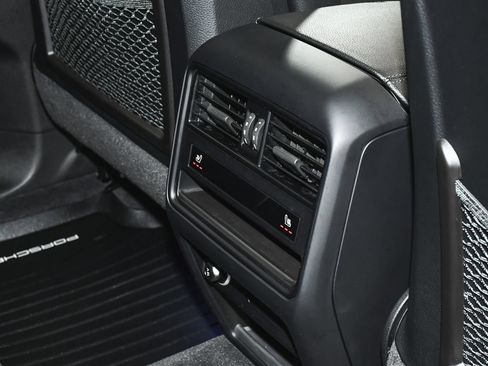 Used 2024 Porsche Cayenne AWD/4WD image 49