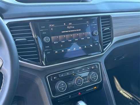 Used 2022 Volkswagen Atlas SEL image 23