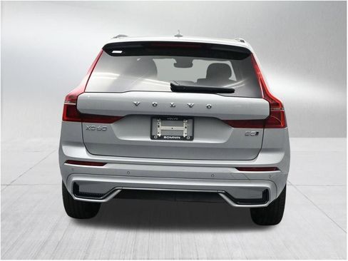 New 2026 Volvo XC60 B5 Plus AWD/4WD image 4