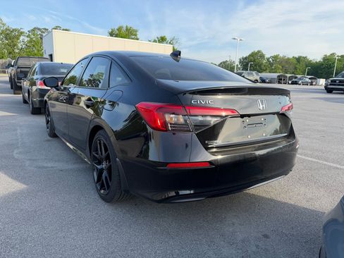 Used 2024 Honda Civic Sport image 3