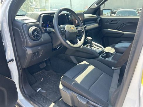 Used 2024 Chevrolet Colorado W/T RWD image 12