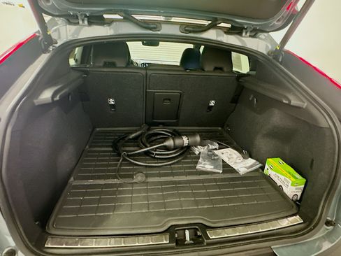 Used 2023 Volvo C40 P8 Recharge Plus w/ Protection Package Premier AWD/4WD image 31