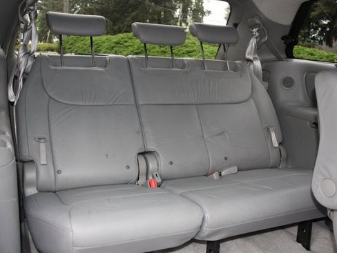 Used 2009 Toyota Sienna XLE Limited AWD/4WD image 17