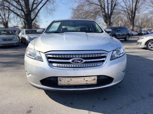 Used 2011 Ford Taurus SEL image 2