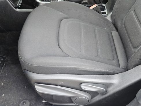 Used 2018 Jeep Renegade Latitude FWD image 19