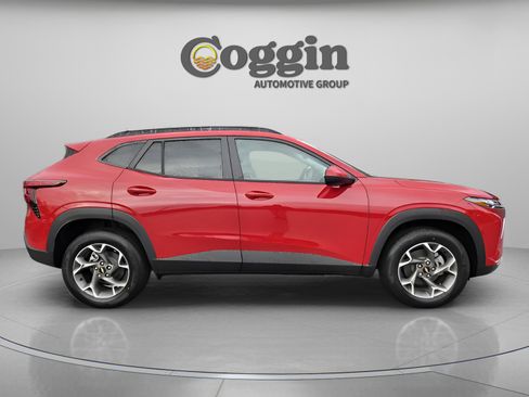 New 2026 Chevrolet Trax LT image 4