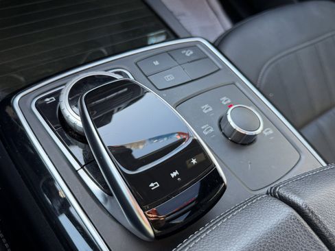 Used 2017 Mercedes-Benz GLE 350 4MATIC w/ Premium 2 Package image 32