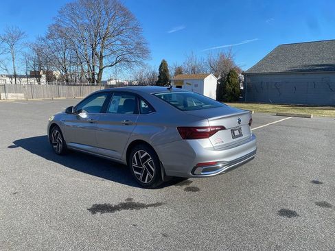 Used 2024 Volkswagen Jetta SEL image 8