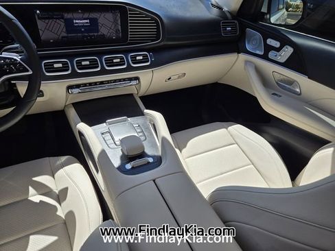 Used 2024 Mercedes-Benz GLS 450 4MATIC image 16