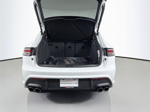 Used 2025 Porsche Macan S AWD/4WD image 36