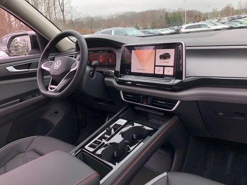 New 2026 Volkswagen Atlas Peak Edition image 18