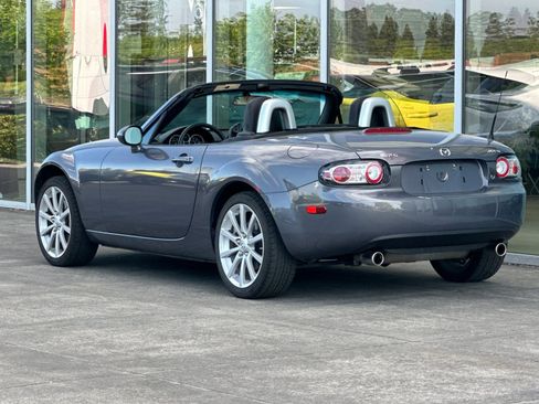 Used 2008 MAZDA MX-5 Miata Grand Touring w/ Premium Pkg RWD image 5