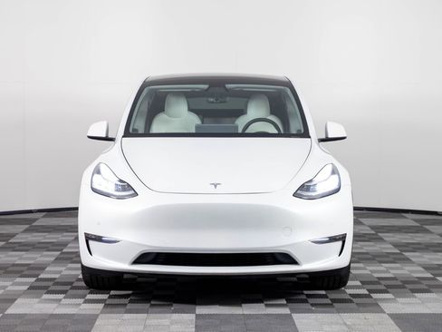 Used 2021 Tesla Model Y Long Range image 12