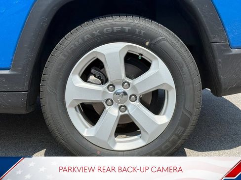 Used 2018 Jeep Compass Latitude FWD image 9