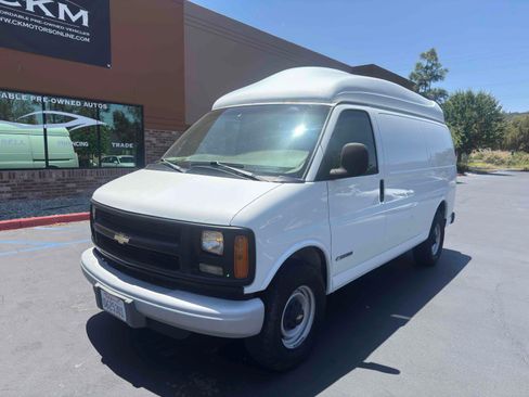 Used 2001 Chevrolet Express 3500 w/ Convenience Pkg 1 RWD image 6