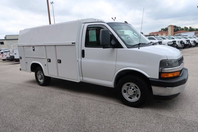 Used 2020 Chevrolet Express 3500 w/ Power Convenience Package RWD image 3