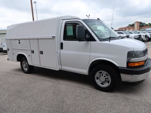 Used 2020 Chevrolet Express 3500 w/ Power Convenience Package RWD image 3