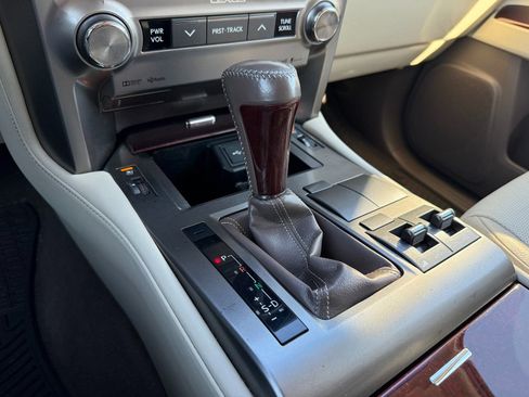 Used 2017 Lexus GX 460 image 26