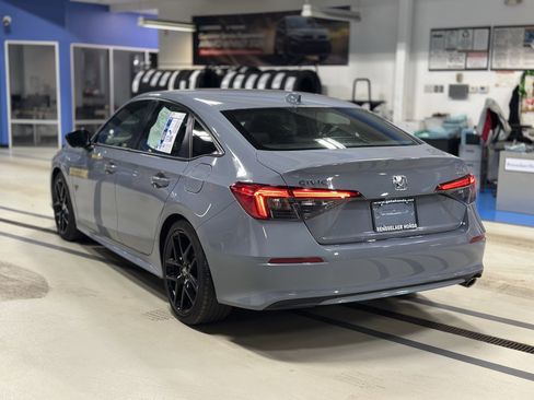 Used 2024 Honda Civic Sport image 7