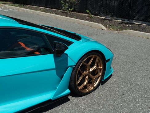 Used 2024 Lamborghini Revuelto AWD/4WD image 31