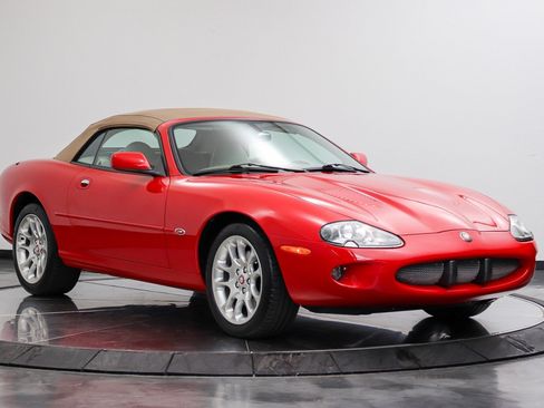 Used 2000 Jaguar XK8 Convertible RWD image 15