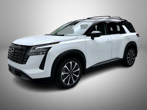 New 2026 Nissan Pathfinder Platinum AWD/4WD image 1