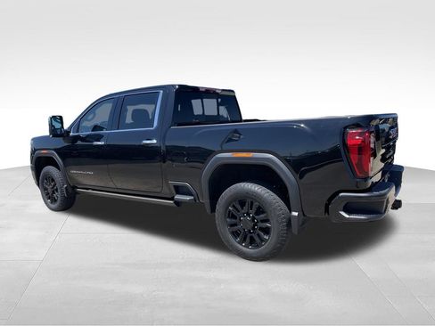 Used 2023 GMC Sierra 2500 Denali w/ Denali Black Diamond Edition AWD/4WD image 6