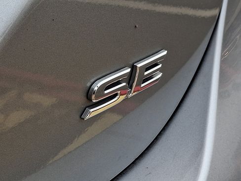 Used 2024 Toyota Camry SE FWD image 30