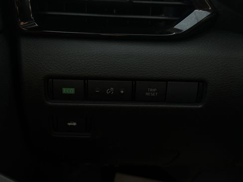 Used 2021 Nissan Sentra SV w/ SV Premium Package FWD image 22