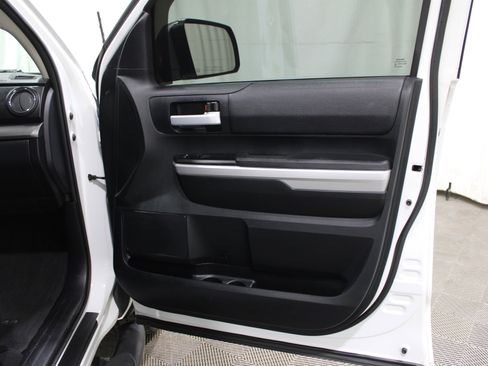 Used 2016 Toyota Tundra SR5 w/ SR5 Upgrade Package image 23