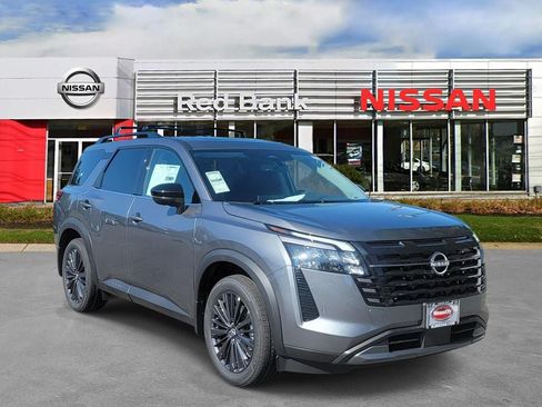 New 2026 Nissan Pathfinder SL w/ SL Premium Package AWD/4WD image 1