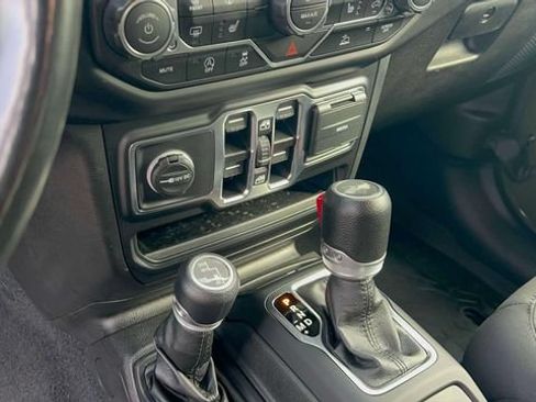 Used 2022 Jeep Wrangler Unlimited Sport AWD/4WD image 19