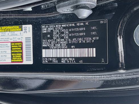 Used 2023 Toyota Sienna Platinum AWD/4WD image 35