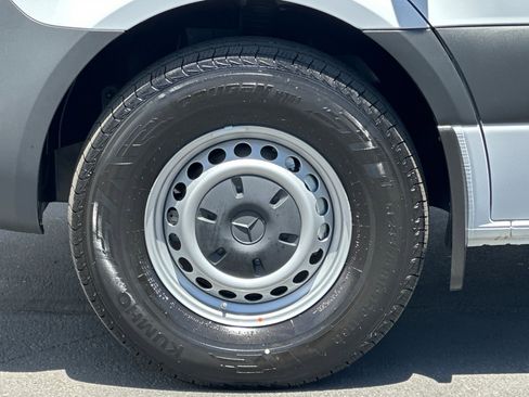 New 2025 Mercedes-Benz Sprinter 2500 image 24